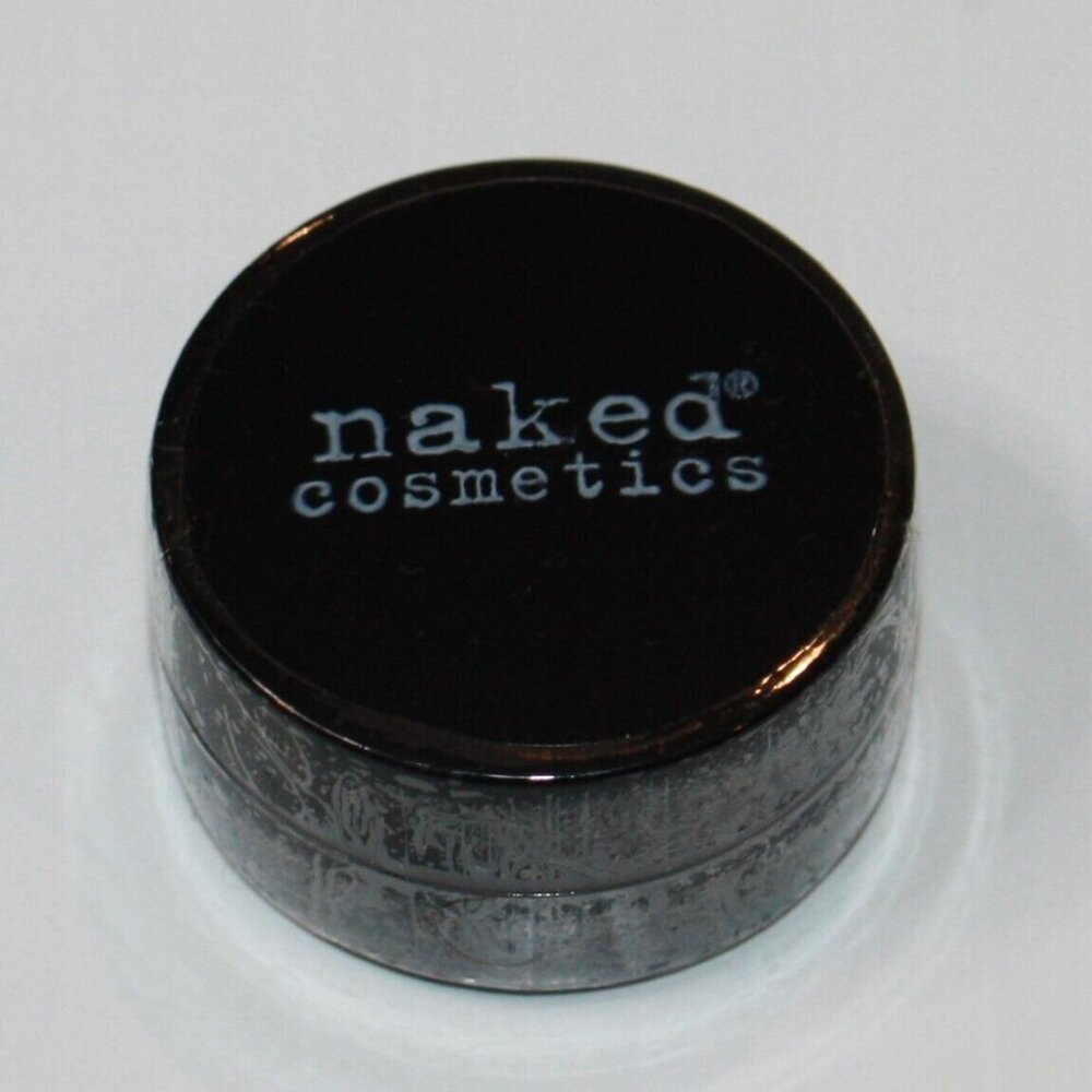 Naked Cosmetics Lip Scrub in Vanilla Creme Brand New MSRP $11.99